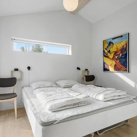 4 Bedroom Cozy In Nyaraló