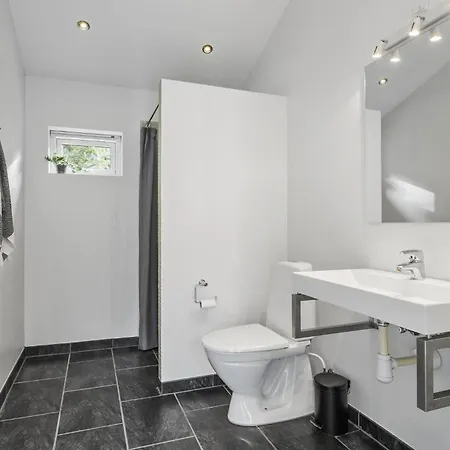 Holiday home Gorgeous In With Kitchen Aalbaek