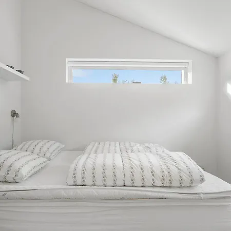 4 Bedroom Cozy In Nyaraló