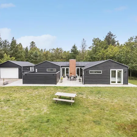 4 Bedroom Cozy In * Ålbæk